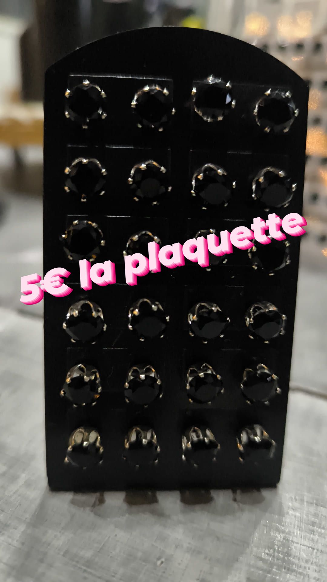 Lot de 12 paires de boucles d'oreilles - 13A