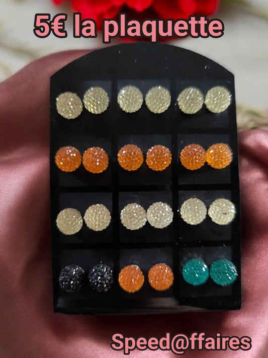 Lot de 12 paires de boucles d'oreilles "boules" - 34Q