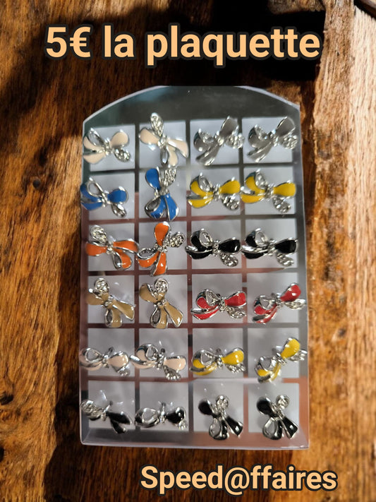 Plaquette de 12 paires de boucles d'oreilles - 21L